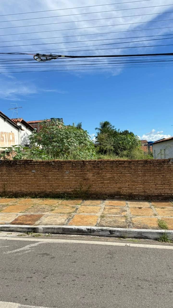 IMÓVEL COMERCIAL À VENDA EM LOCALIZAÇÃO ESTRATÉGICA